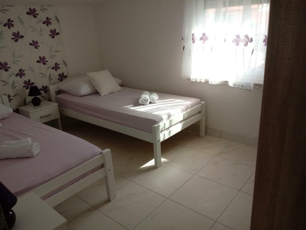 Apartmani Fran Vir Esterno foto